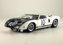 Ford GT40 n°10, 11 or 12
