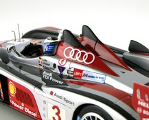 Audi R10 TDI n°3 - 24 Heures du Mans 2008 - 3/4 arrière gauche