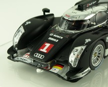 Audi R18 TDI n°1 - 24 Heures du Mans 2011 - détails capot avant