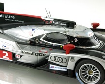 Audi R18 TDI n°2 - 24 Heures du Mans 2011 - côté droit