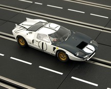Ford MKII n°2 Le Mans 1965, vue côté droit