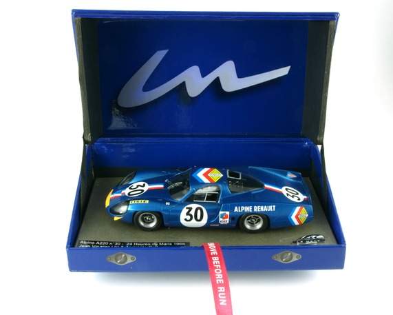 Alpine Renault A220 #30, packaging