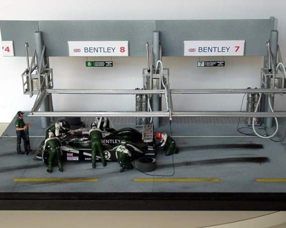 Stand Bentley n°7 ou 8