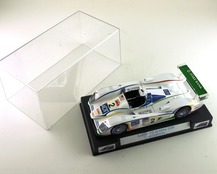 Modèle Audi R8 n°8 LM 2005 dans boîte vitrine