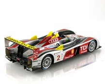 Audi R10 TDI n°2 - 24 Heures du Mans 2008 - 3/4 arrière droit