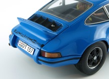 Détails de l'arrière Porsche Carrera RS bleue