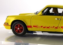 Detail left profile Porsche Carrera RS yellow