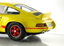 Détails de l'arrière Porsche Carrera RS jaune