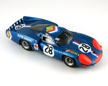 Alpine Renault A220 n°28, 3/4 avant gauche