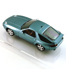 Porsche 928 - Light blue