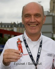 Dr Ullrich et sa figurine