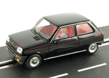 Renault 5 Alpine noire sur piste