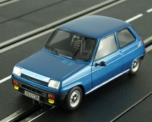 Renault 5 Alpine blue on the track